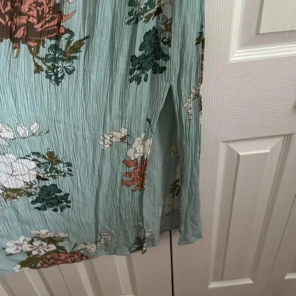 Rebellion off shoulder smocked floral dress size S - Picture 4 of 5